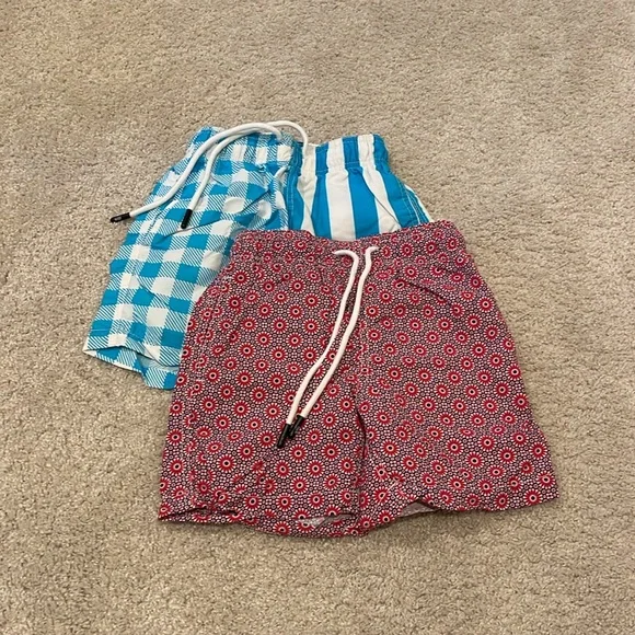 Set of 2 Solid and Striped Boys Bathing Suit Shorts size 6 - Picture 1 of 9